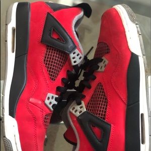 Jordan retro 4 size 6y